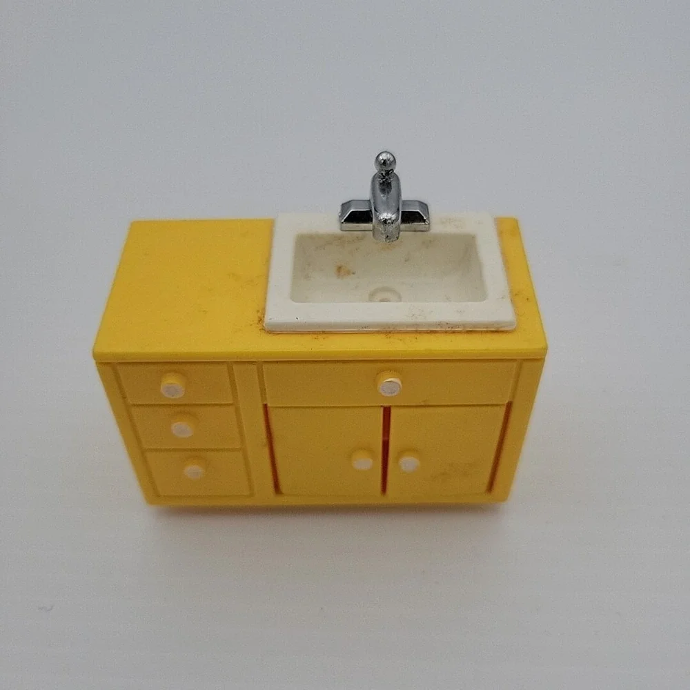 Vintage Fisher Price Dollhouse‎ Doll Yellow Kitchen Sink 1985 Hong Kong